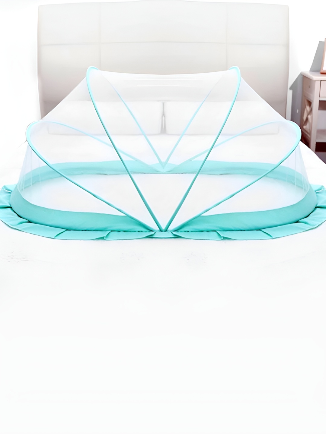 

TurtleGrip Green & White Crib Size Tent Mosquito Net