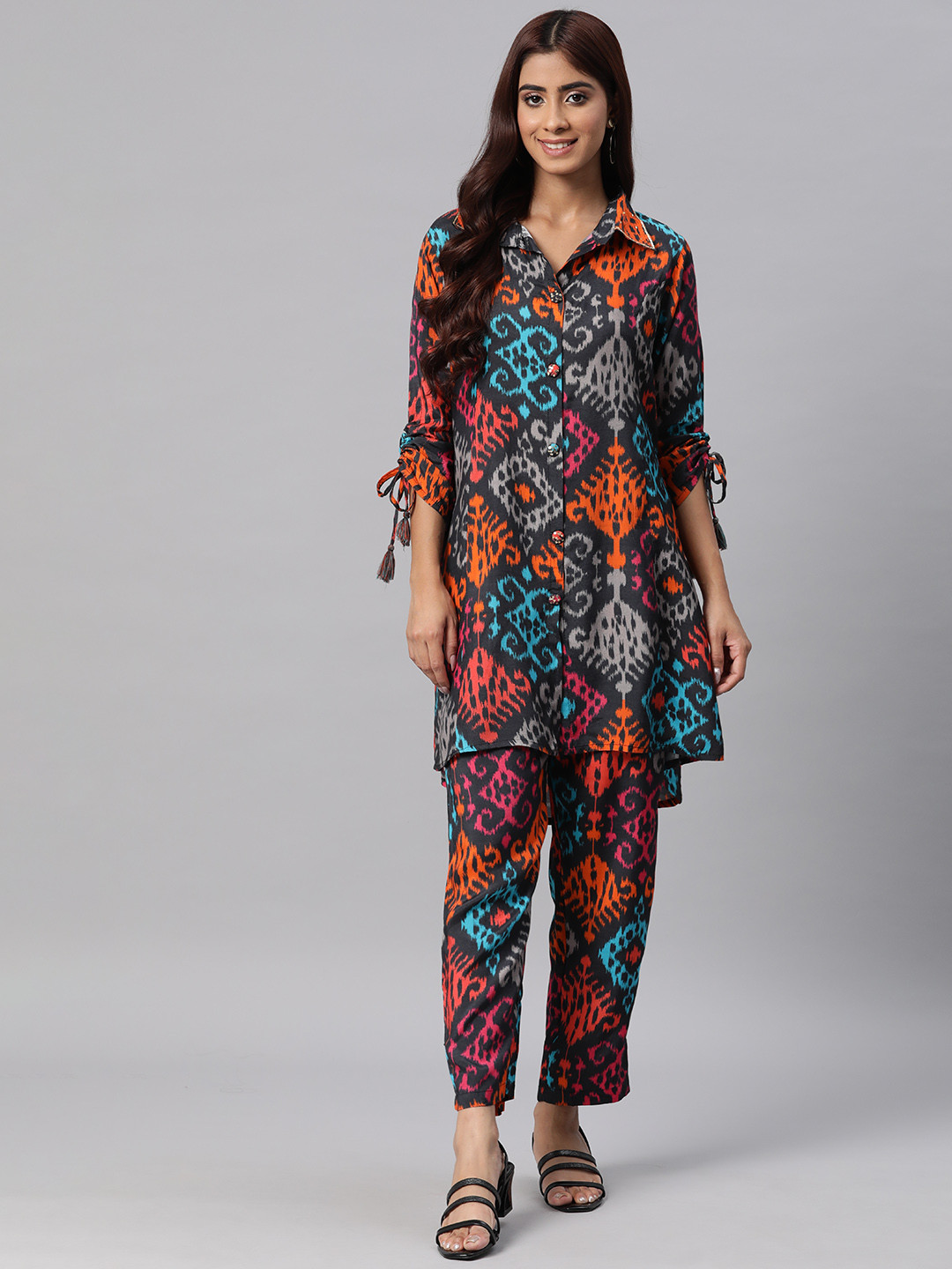 

Readiprint Fashions Women Ethnic Motifs Printed Pure Silk Tunic with Trousers, Black
