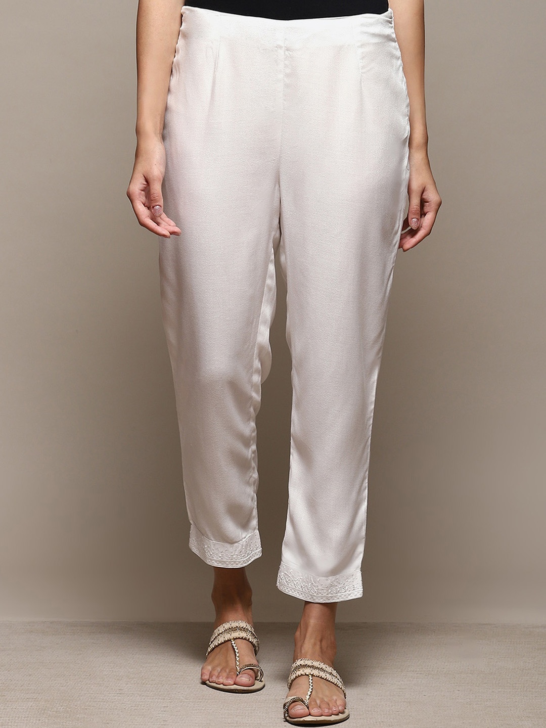 

Biba Women Relaxed Mid Rise Cropped Trousers, Off white
