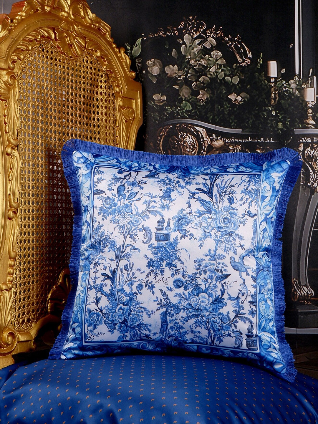 

THE WHITE INK DECOR Blue & White Floral Square Cushion Cover