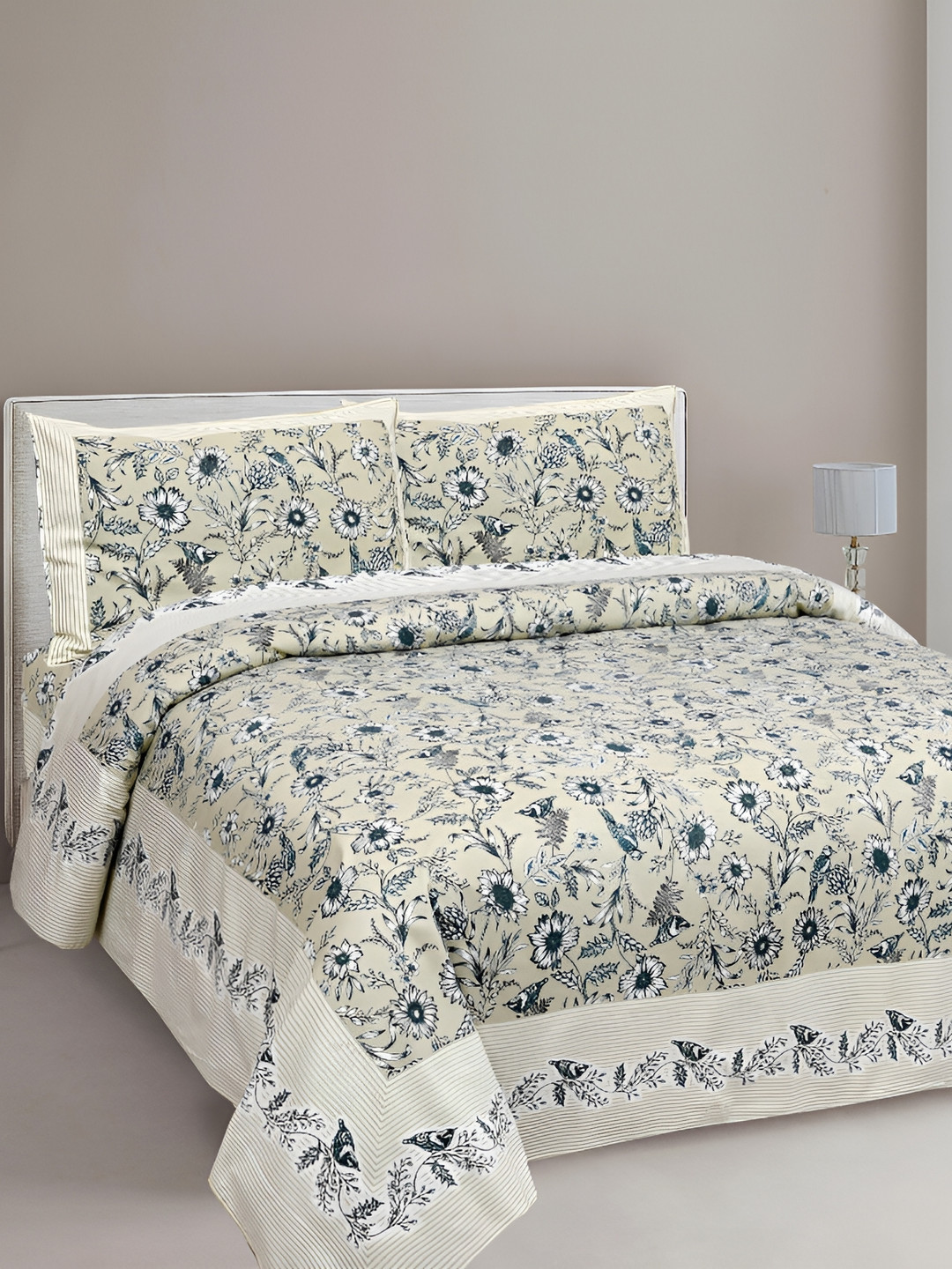 

DIGITRENDZZ Beige & Brown Floral Cotton 260 TC King Bedsheet with 2 Pillow Covers