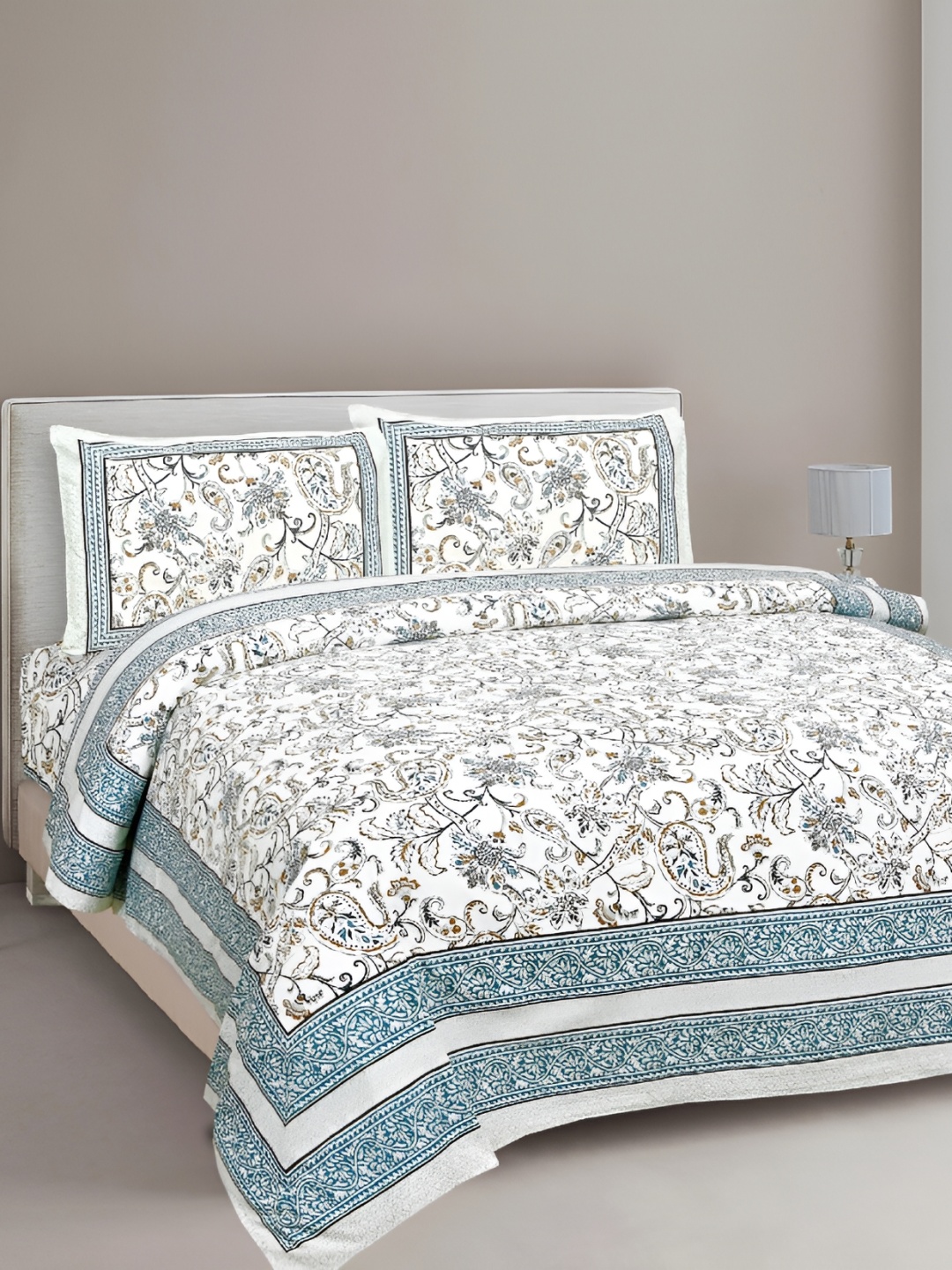 

DIGITRENDZZ White & Blue Floral 260 TC King Bedsheet with 2 Pillow Covers