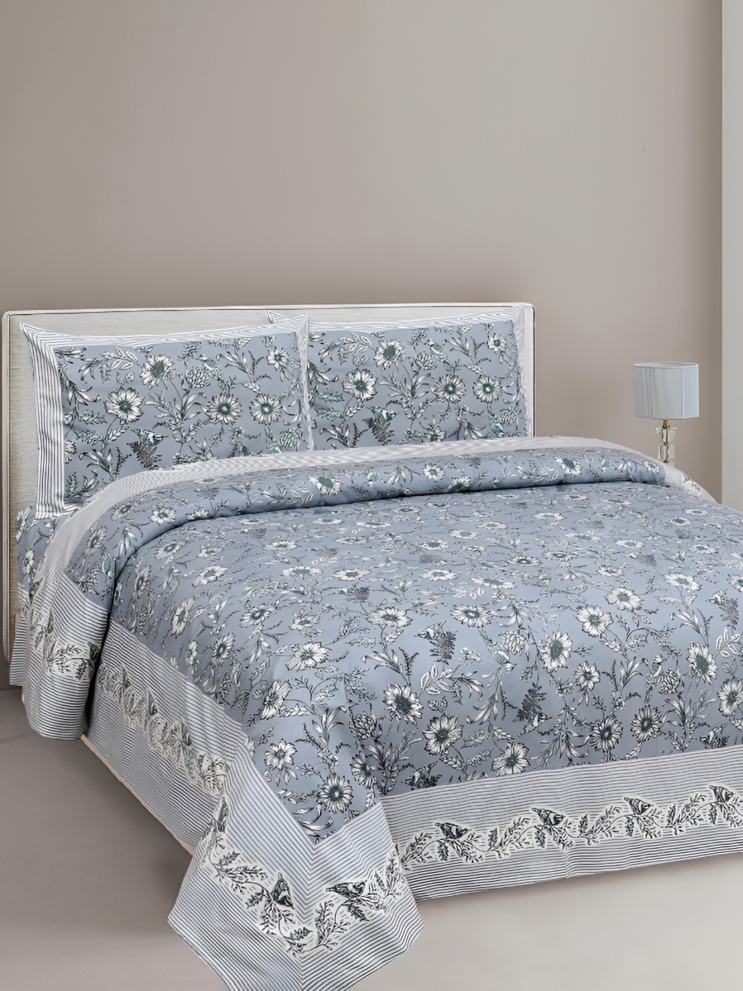 

DIGITRENDZZ Grey Floral Cotton 260 TC King Bedsheet with 2 Pillow Covers