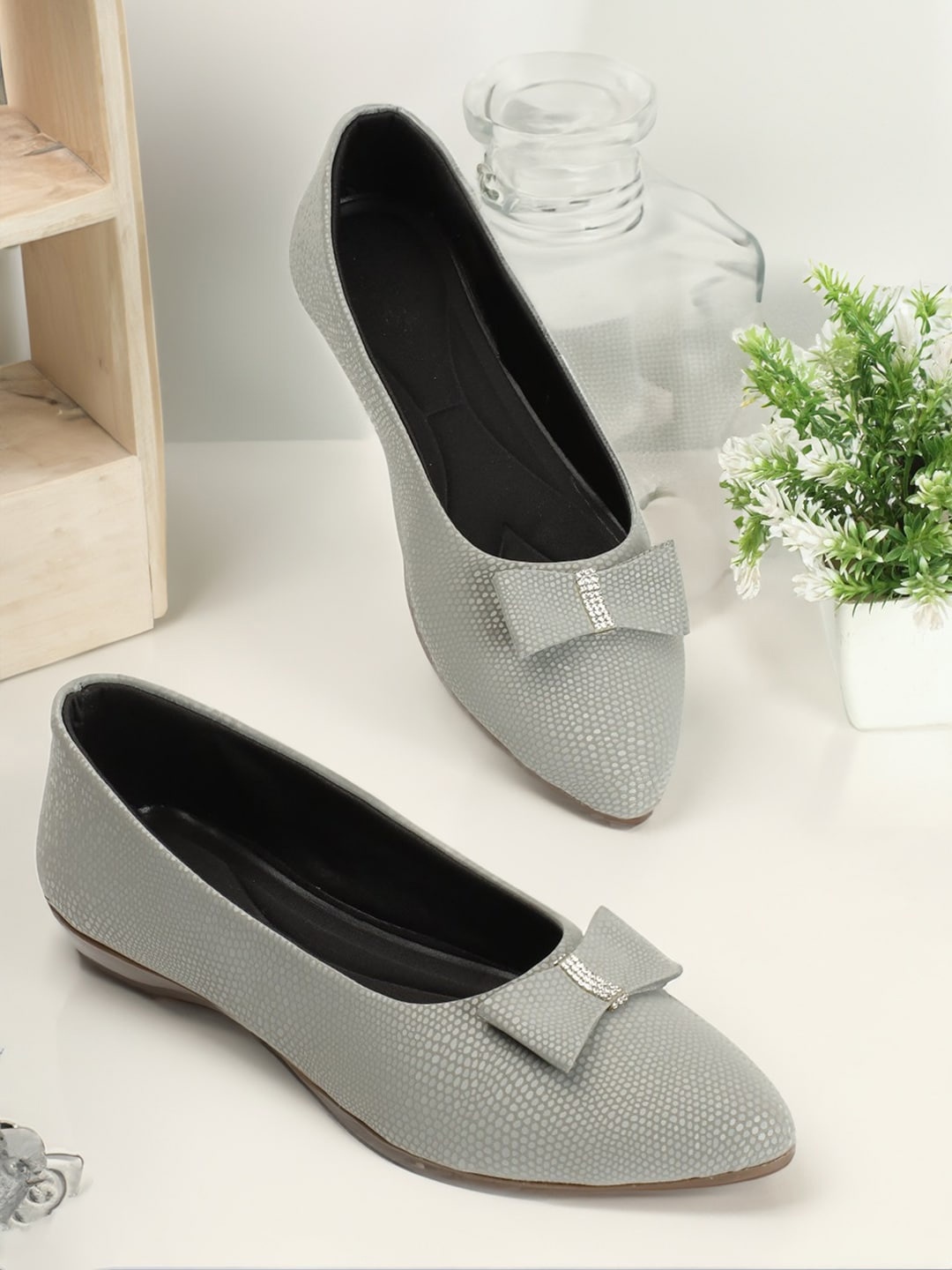 

PERY PAO Pointed Toe Loafers, Grey