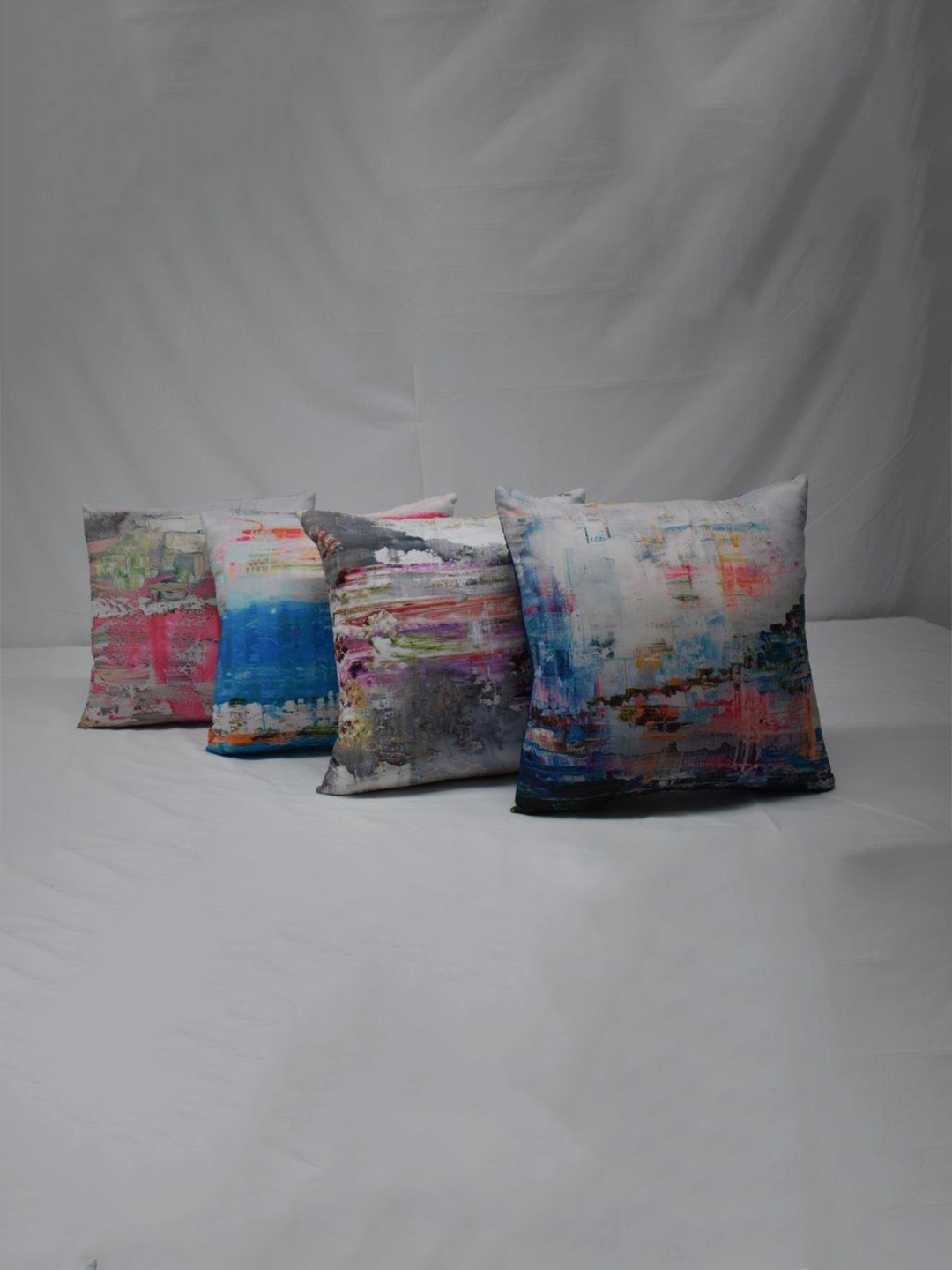 

HERE&NOW Blue and Red 4 Pieces Abstract Square Cushion Covers