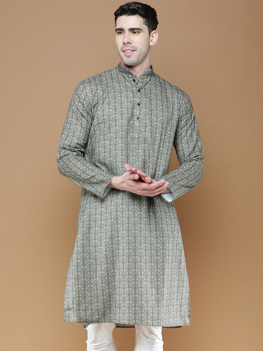 

Sanwara Ethnic Motifs Printed Mandarin Collar Cotton Kurta, Green