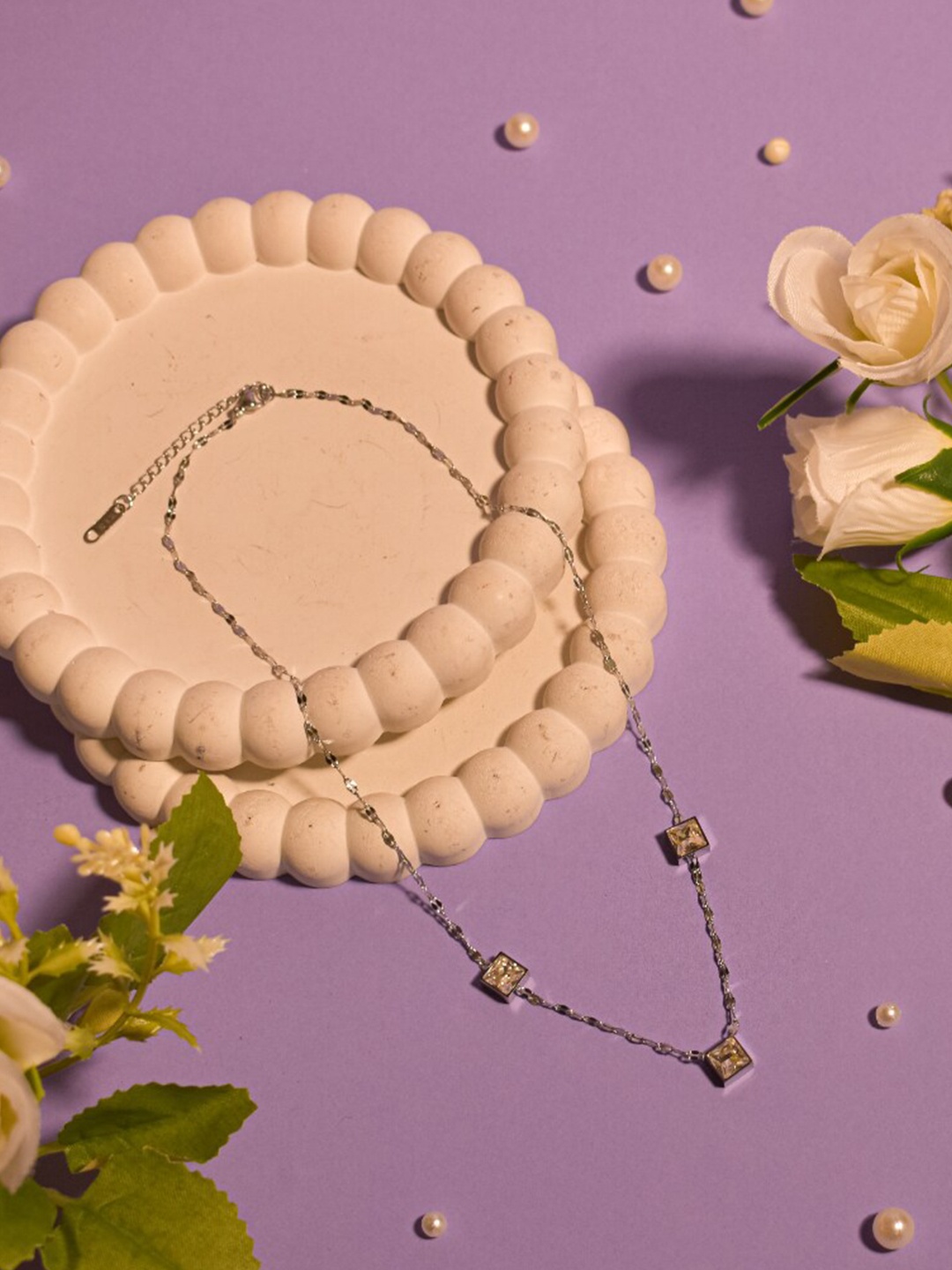 

DressBerry Silver-Toned & Gold-Toned Stone-Studded Minimal Necklace