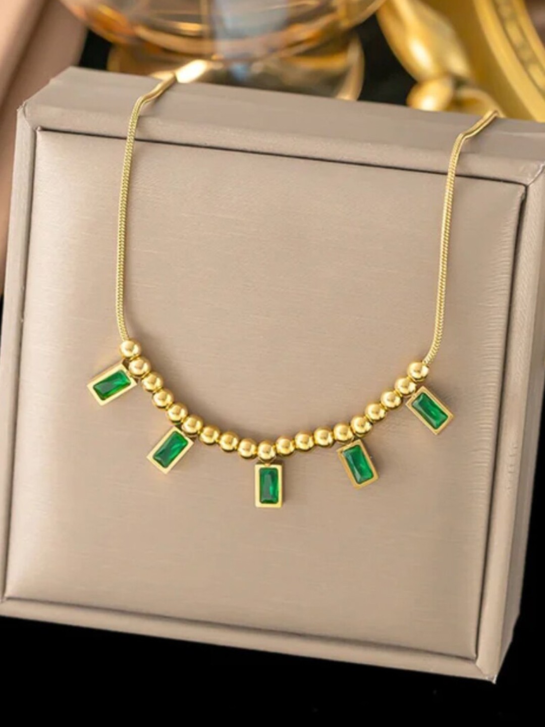 

DressBerry Gold-Toned & Green Isabella Stone-Studded Minimal Necklace