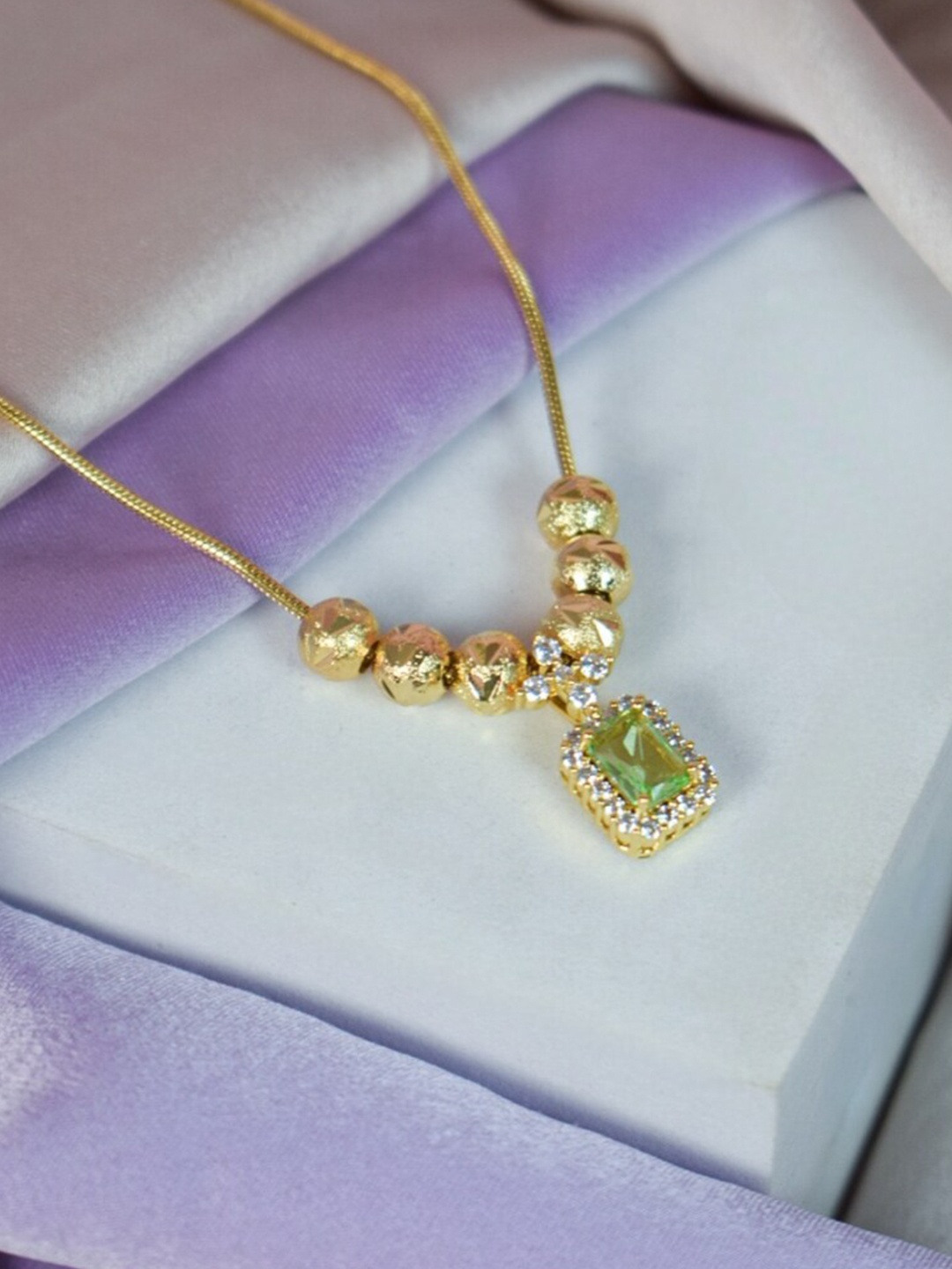 

DressBerry Gold-Toned Amour Eternal Crystal-Studded Minimal Necklace