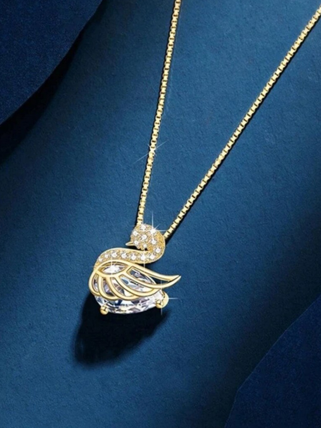 

DressBerry Gold Toned Artificial Stones Stainless Steel Necklace