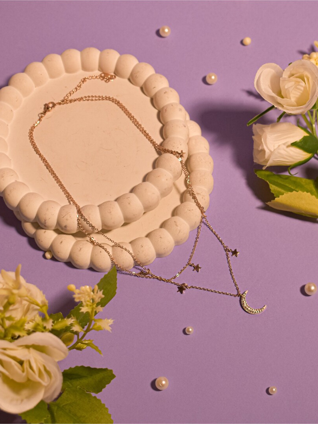 

DressBerry Gold Toned Layered Minimal Necklace