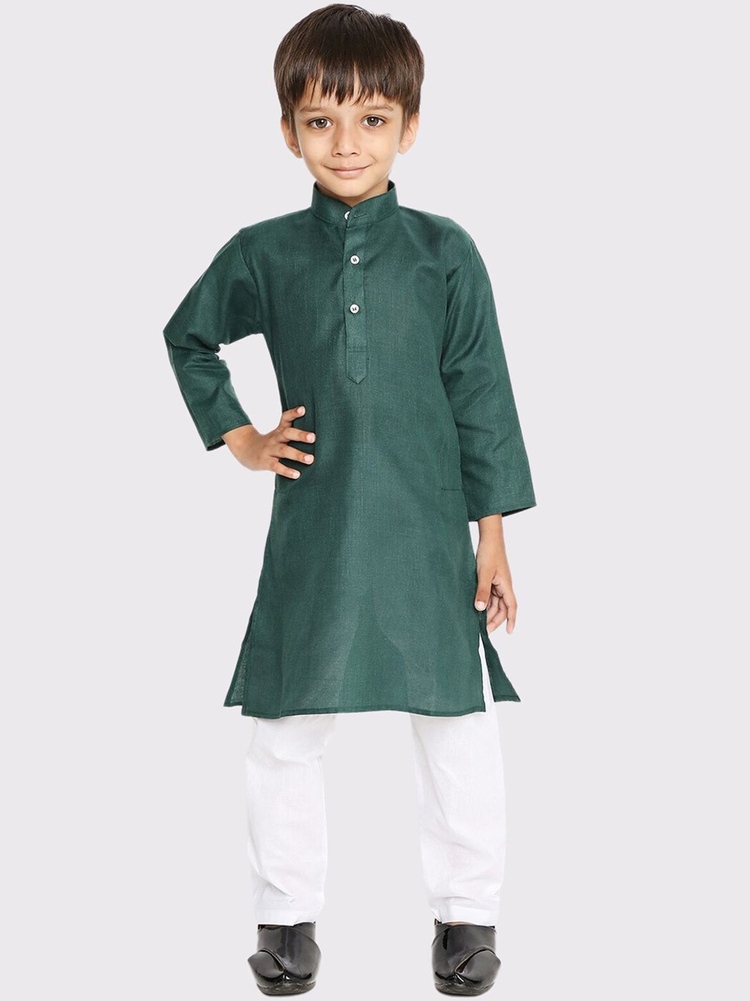 

Maharaja Boys Mandarin Collar Straight Kurta with Pyjamas, Green