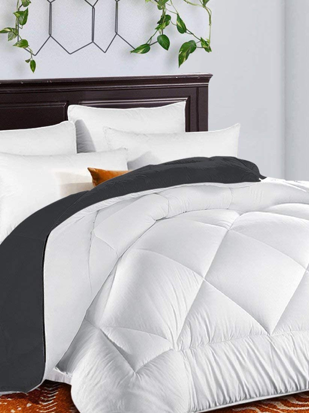 

Jaipur Linen White & Black Heavy Winter 500 GSM Single Bed Comforter