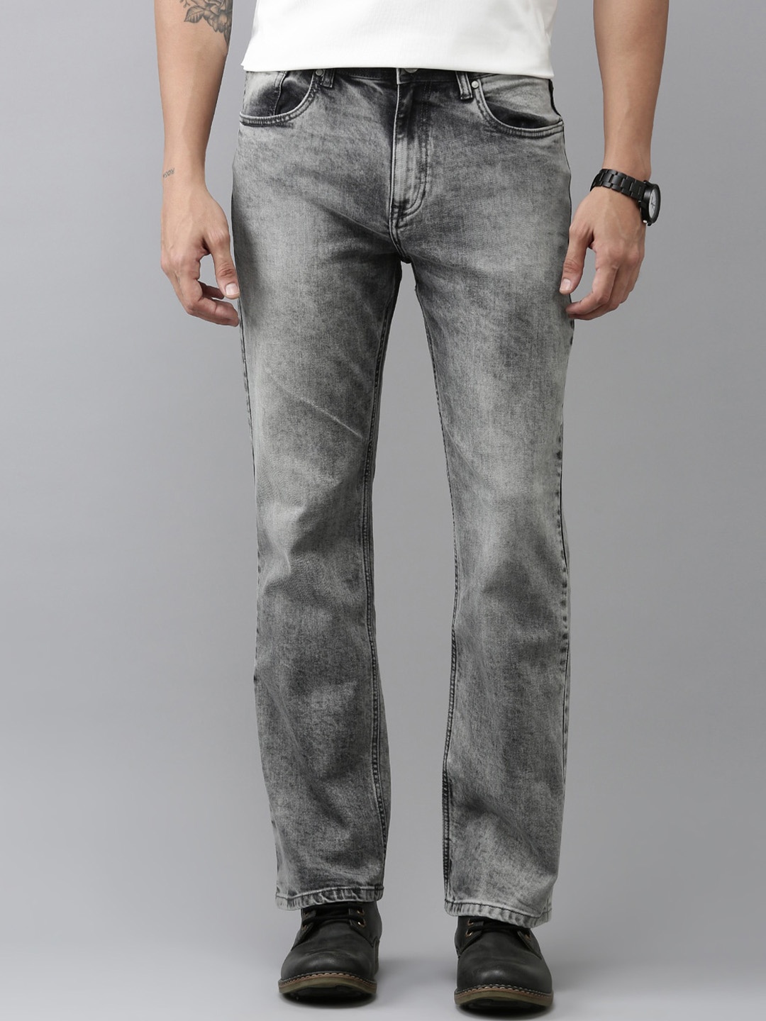 

Mast & Harbour Men Black Bootcut Heavy Fade Stretchable Jeans