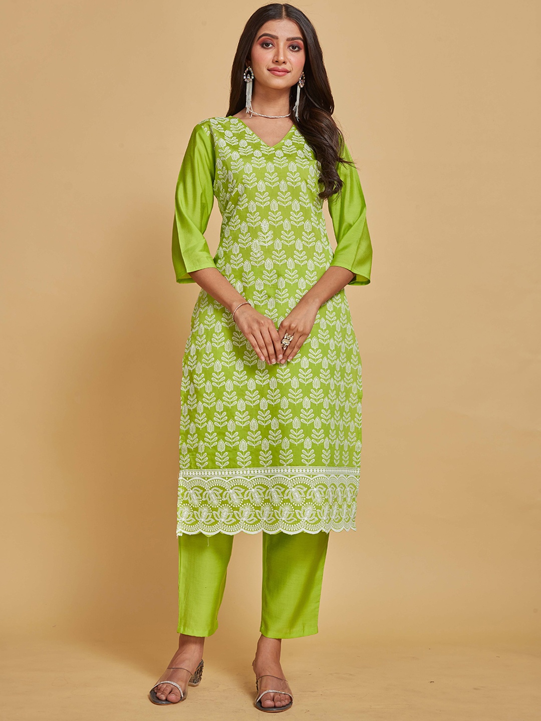 

Sangria Green Floral Embroidered Pure Cotton Straight Kurta & Trousers