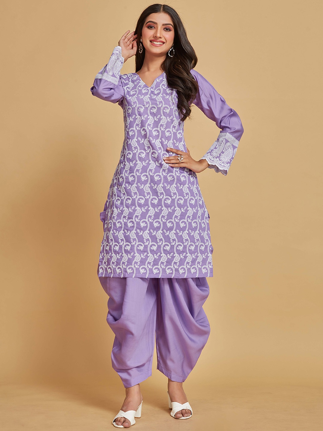 

Sangria Ethnic Motifs Embroidered Pure Cotton Straight Kurta & Dhoti Pant, Violet