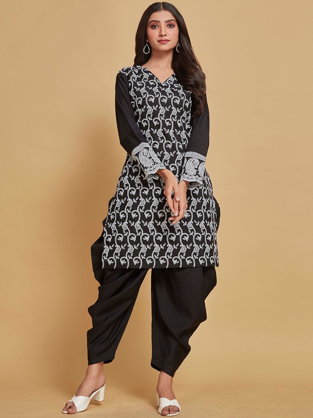 

Sangria Black Floral Embroidered Pure Cotton Straight Kurta & Dhoti Pant