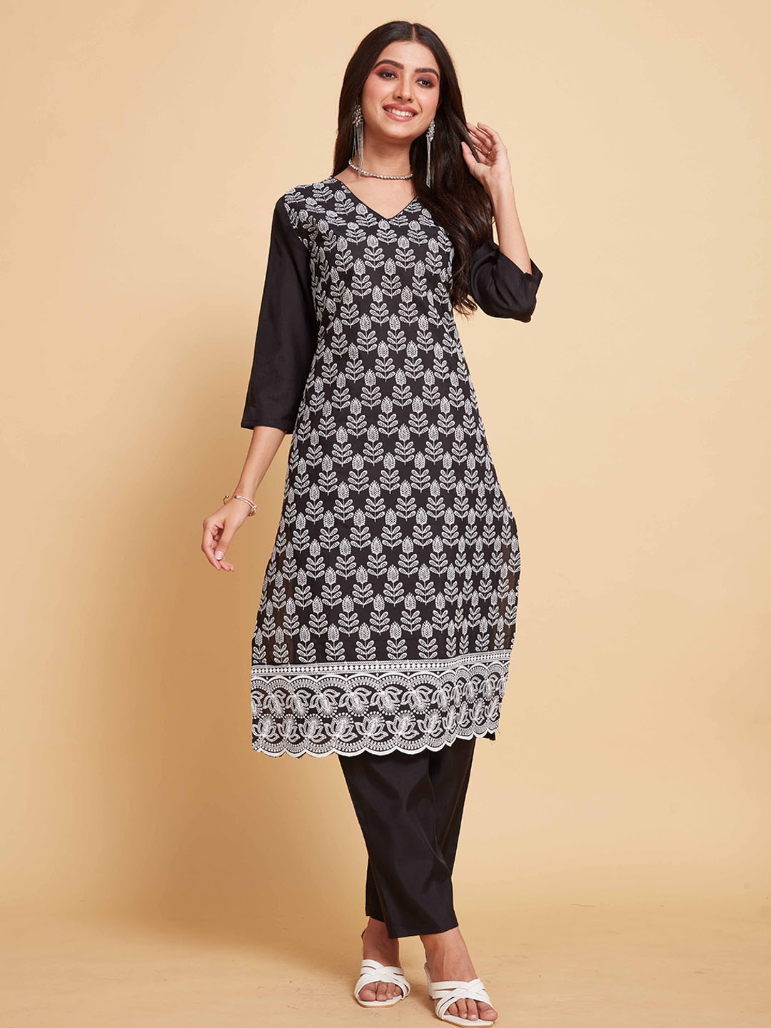 

Sangria Black Ethnic Motifs Embroidered Pure Cotton Straight Kurta & Trousers