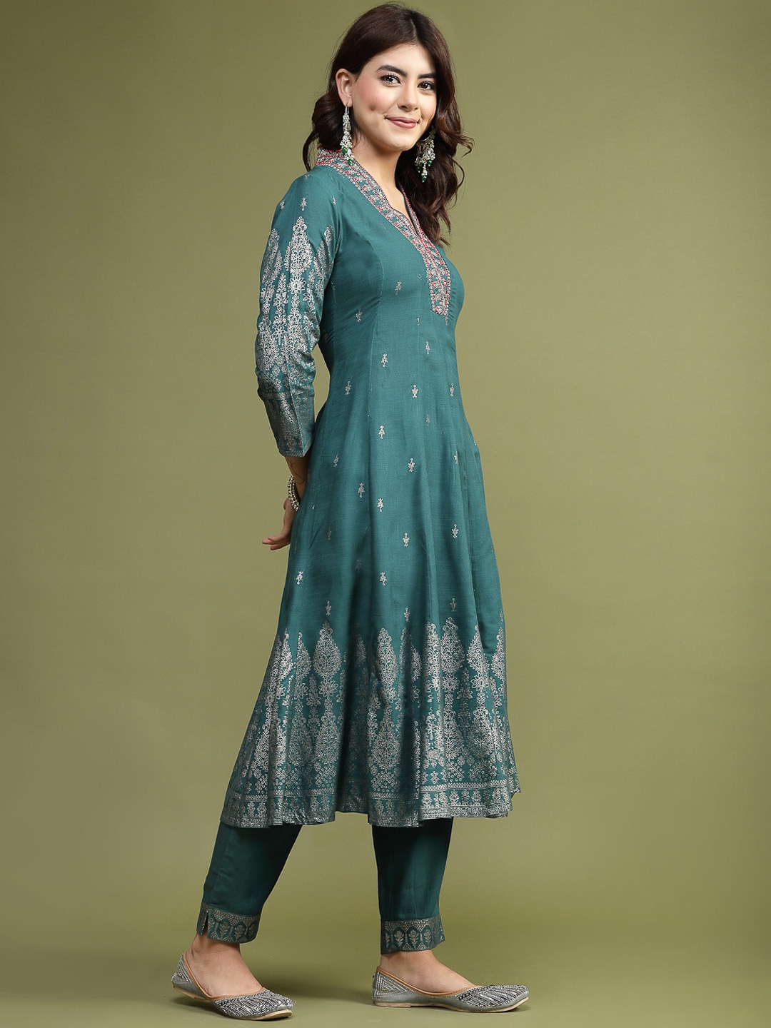 

Ramas Ethnic Motifs Printed Sequinned Kurta with Trousers, Teal