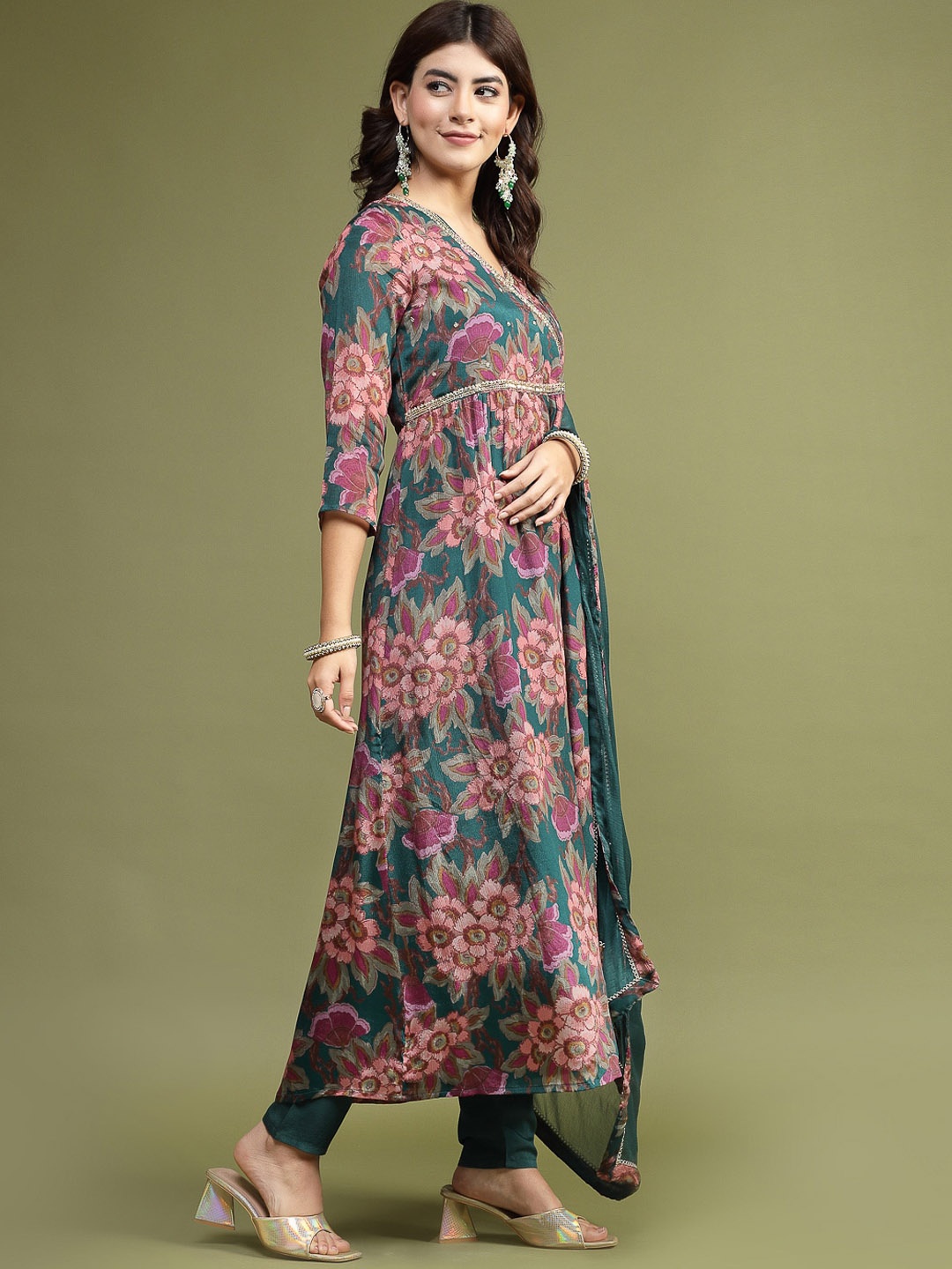 

Ramas Floral Printed Sequinned Kurta & Trousers With Dupatta, Green