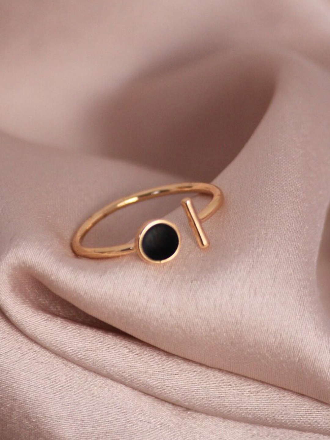 

DressBerry Adjustable Finger Ring, Gold