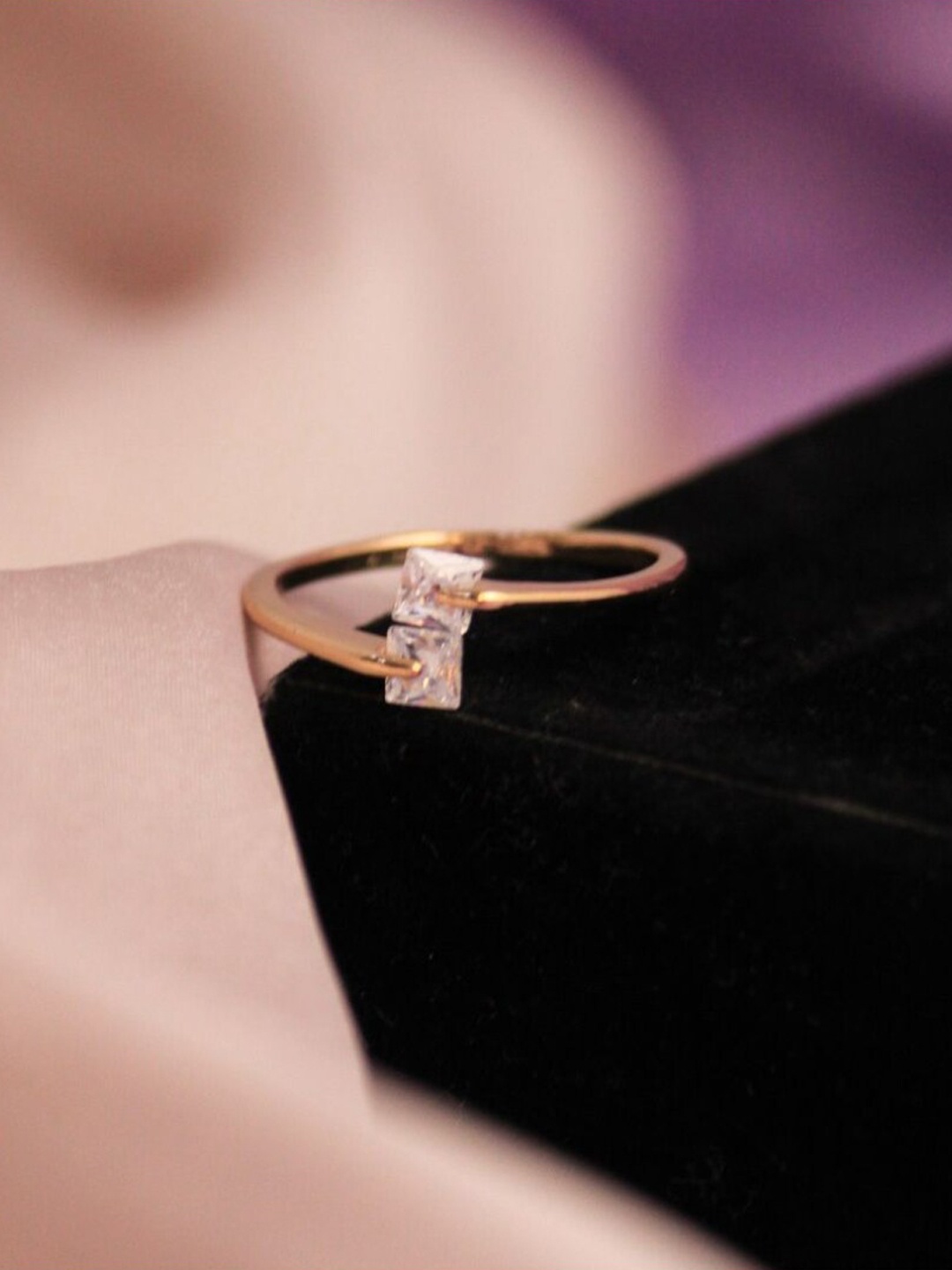 

DressBerry Gold toned Stone-Studded Finger Ring