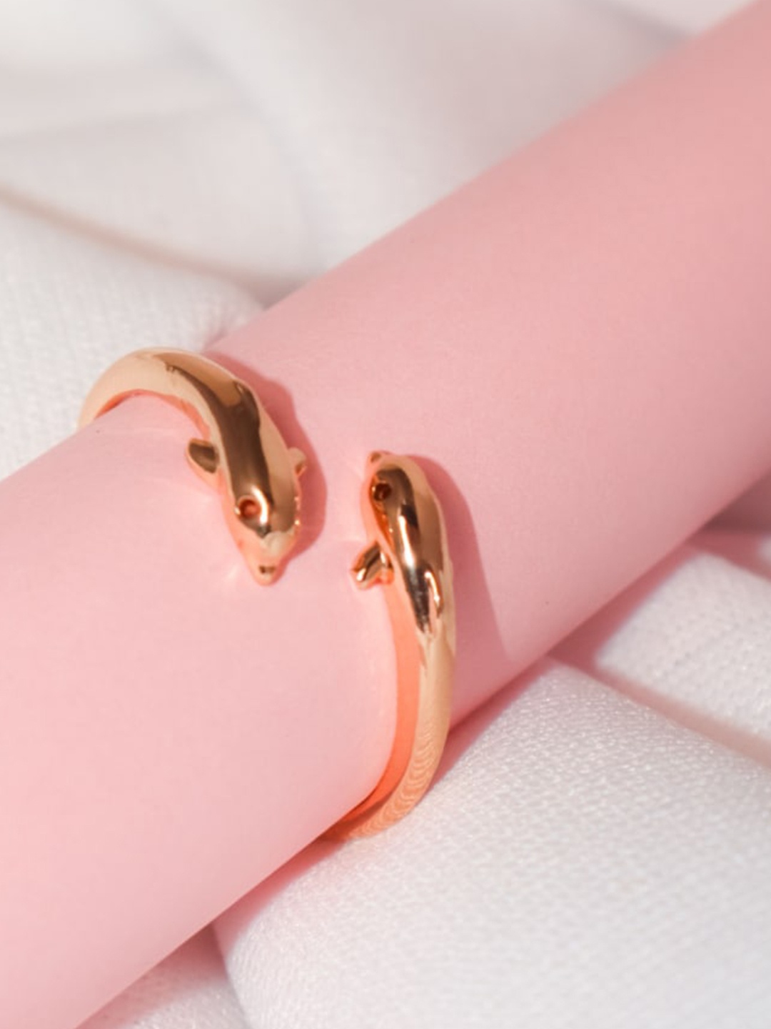 

DressBerry Gold Toned Adjustable Finger Ring