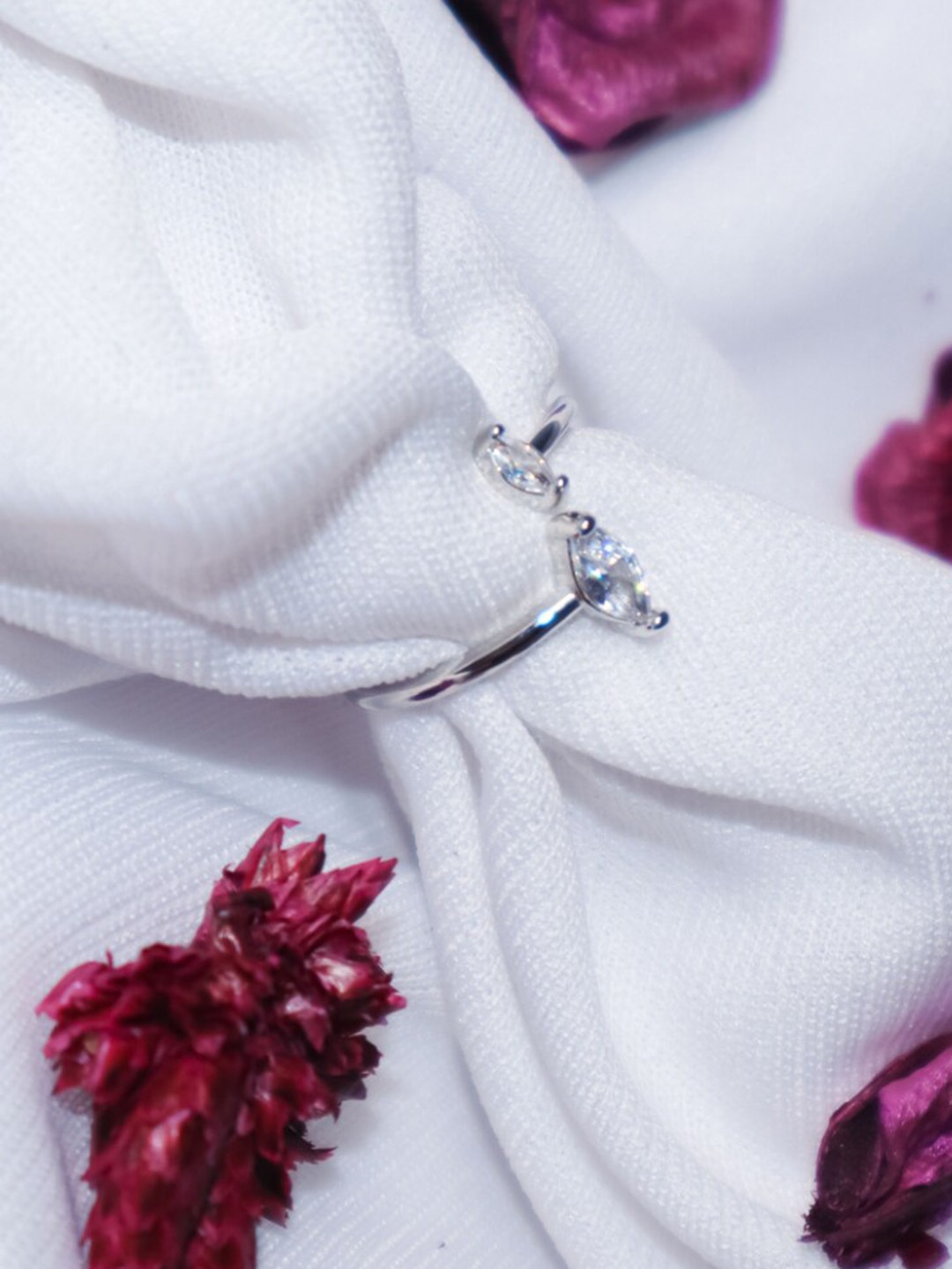 

DressBerry Silver Toned Artificial Stones Finger Ring