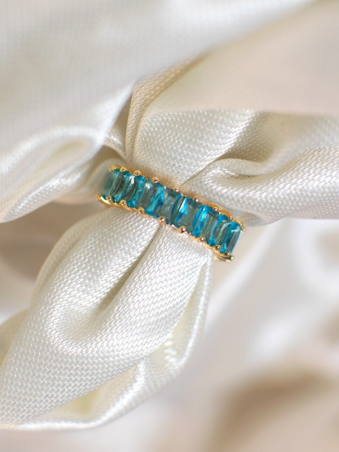 

DressBerry Stone-Studded Finger Rings, Gold