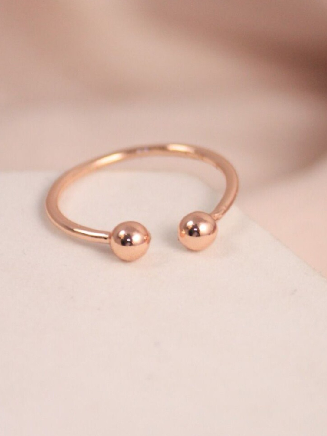 

DressBerry Adjustable Finger Ring, Rose gold