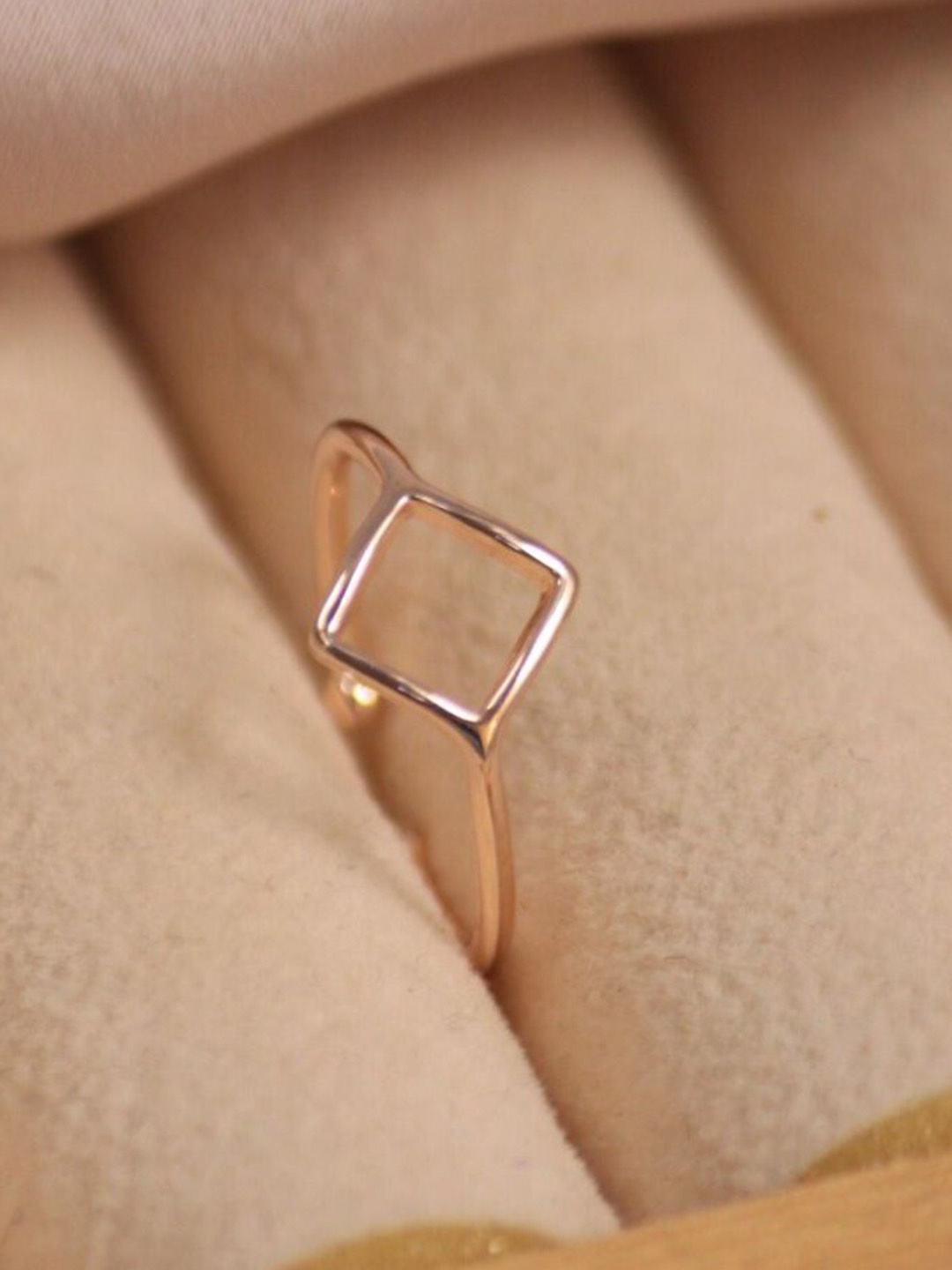 

DressBerry Adjustable Finger Ring, Gold