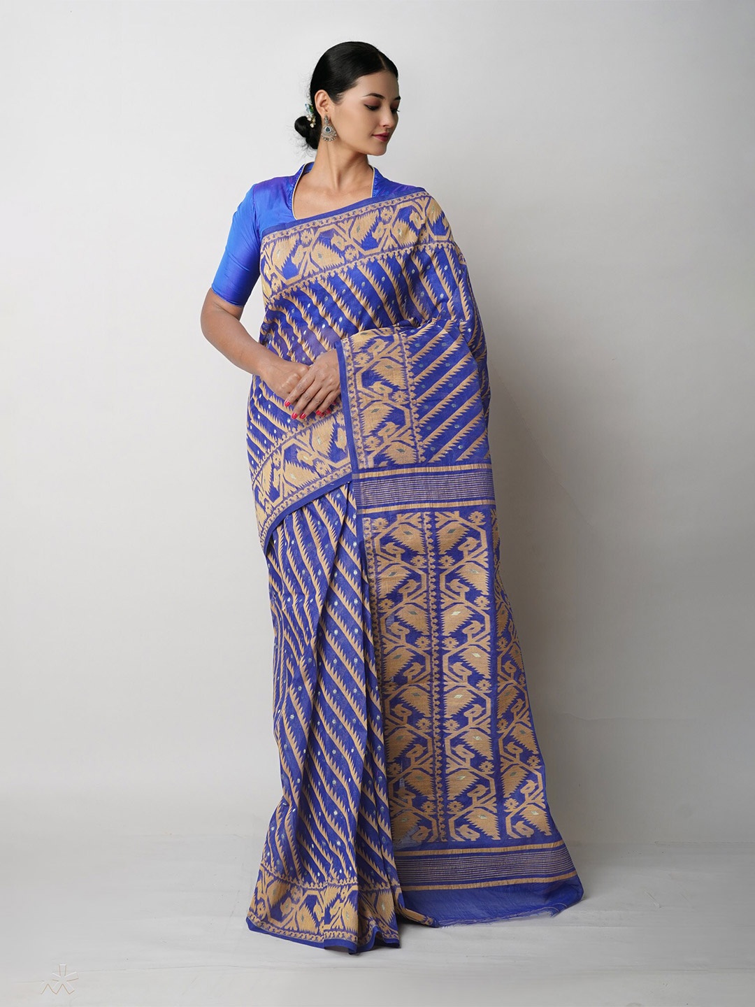 

Unnati Silks Woven Design Pure Cotton Handloom Jamdani Saree, Blue