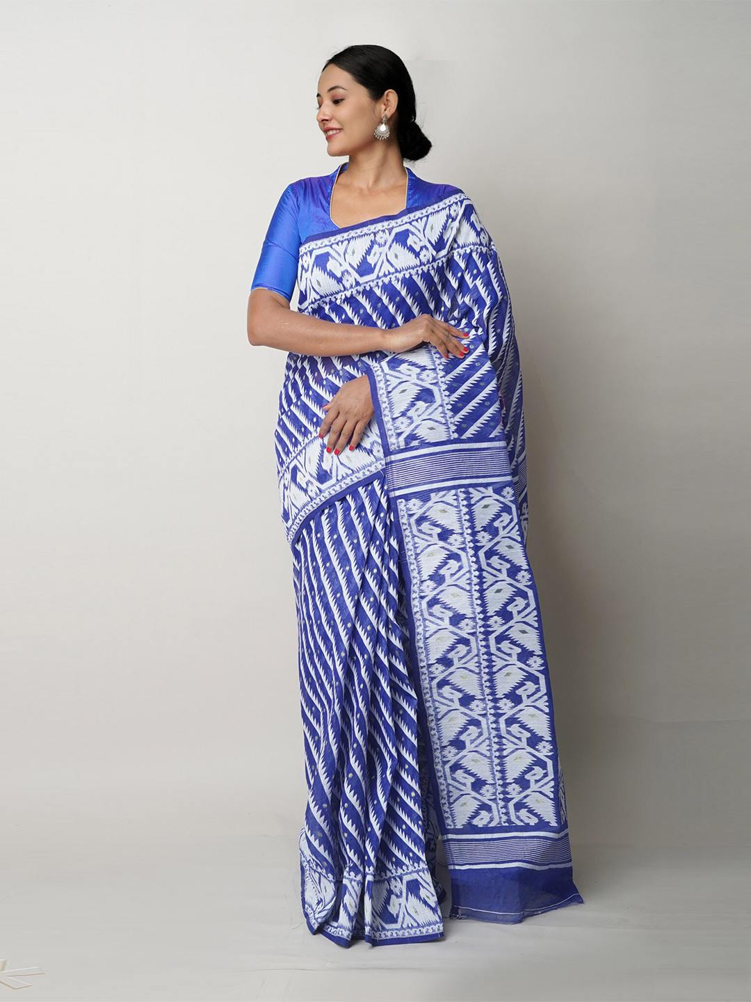 

Unnati Silks Woven Design Pure Cotton Handloom Jamdani Saree, Blue