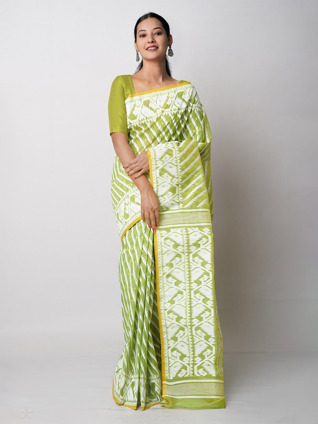 

Unnati Silks Woven Design Pure Cotton Handloom Jamdani Saree, Green