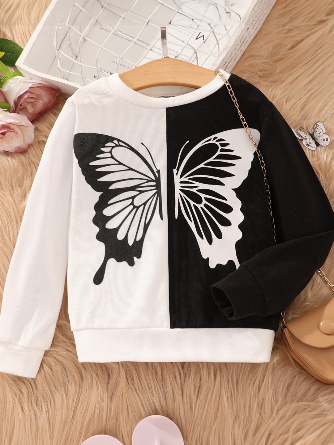 

StyleCast Girls White & Black Graphic Printed Sweatshirt