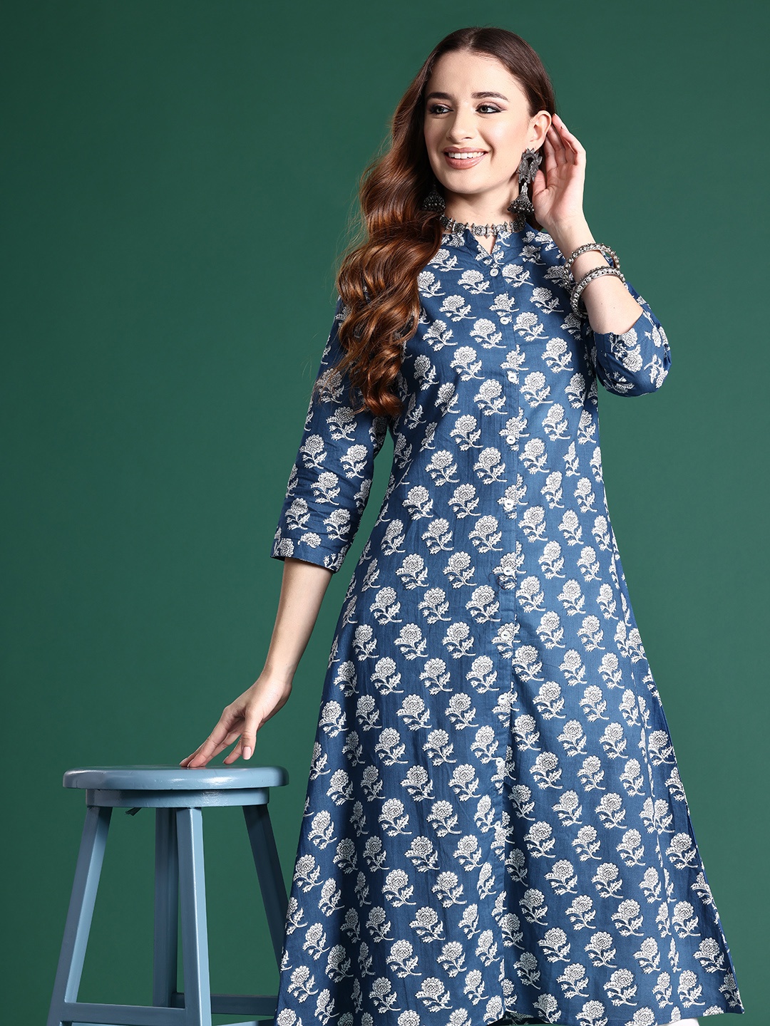 

Sangria Women Ethnic Motifs Printed Cotton Kurta, Navy blue