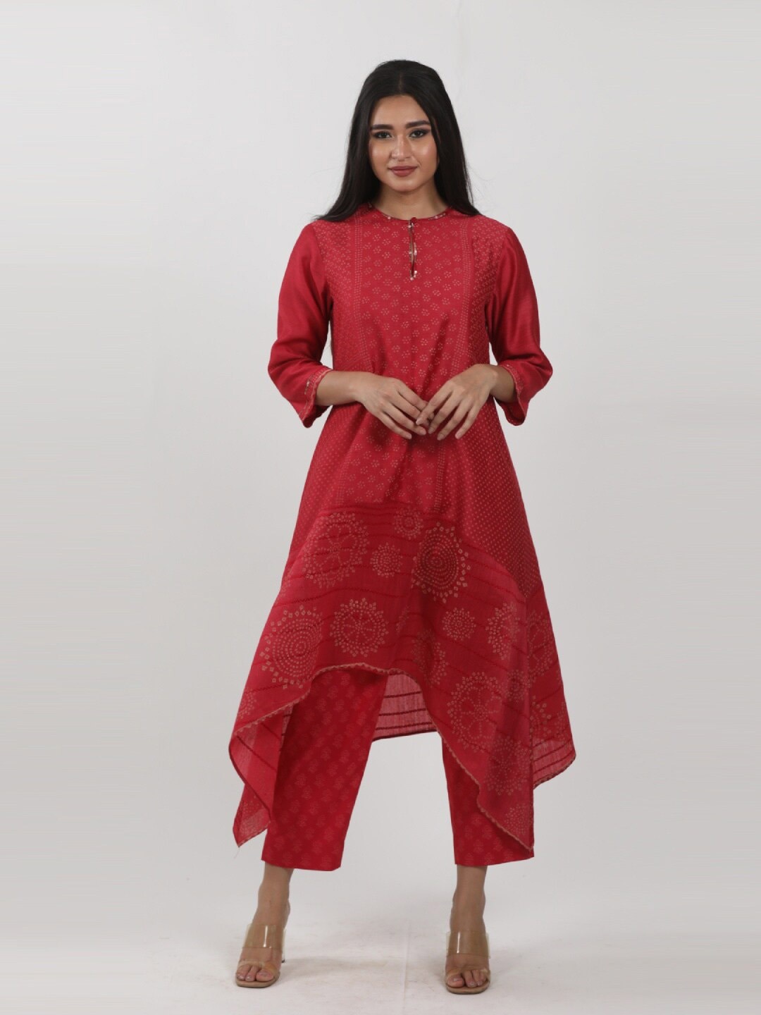 

Krishna Mehta Keyhole Neck Keyhole Neck A-Line Pure Cotton Kurta, Red