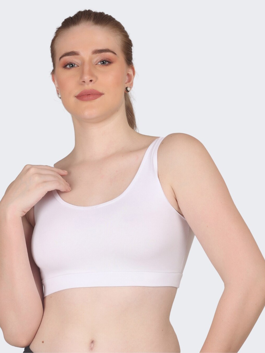 

POOJA RAGENEE Seamless Full Coverage Cotton Workout Bra With All Day Comfort, White