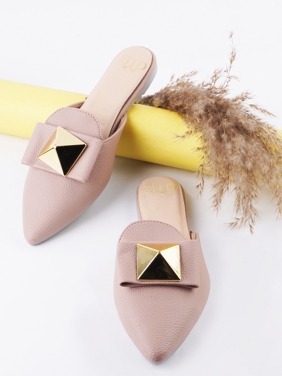 

THE WHITE POLE Pointed Toe Mules Flats, Pink