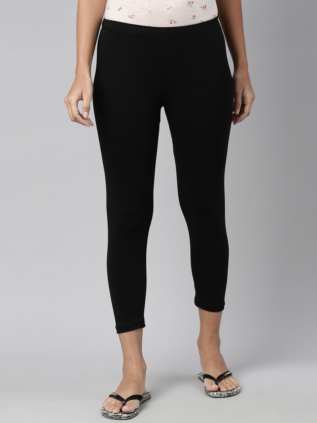 

Kryptic Ankle-Length Cropped Cotton Leggings, Black