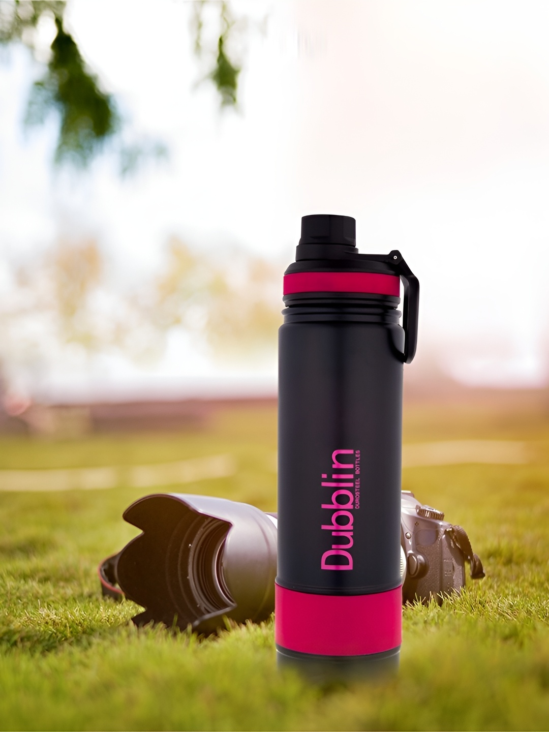 

Dubblin Trump Pink Stainless Steel Double Wall Vacuum Water Bottle 750 ml