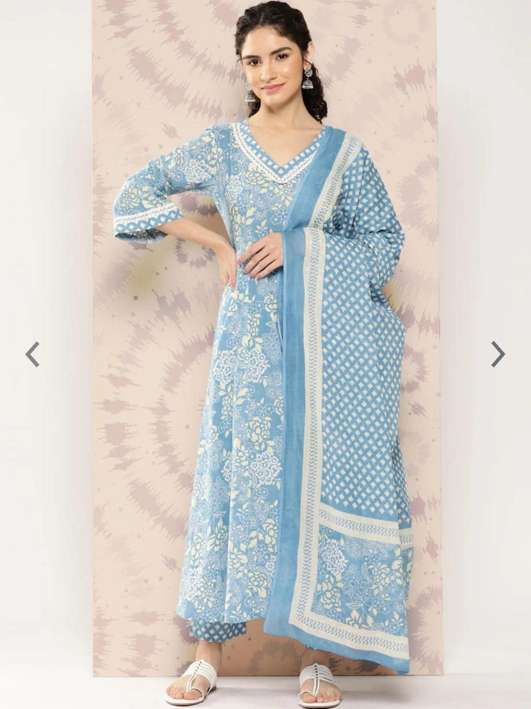 

Assamica Floral Yoke Design Empire Thread Work Pure Cotton Kurta Set, Blue