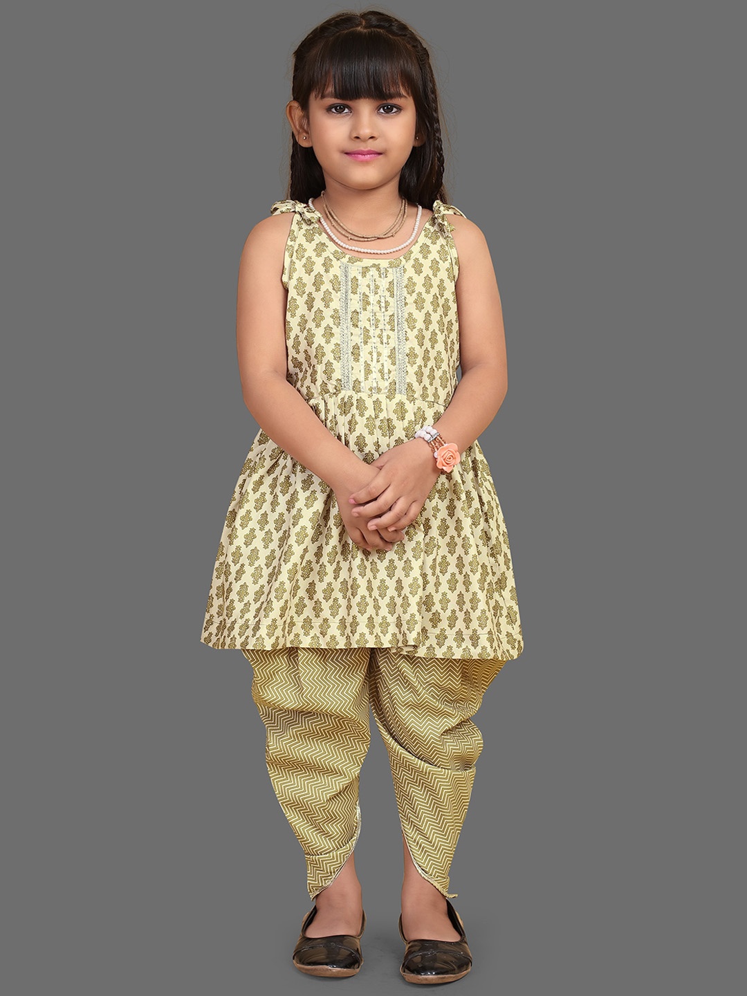 

BAESD Girls Ethnic Motifs Printed Gotta Patti Pleated A-Line Kurta With Dhoti Pant, Green