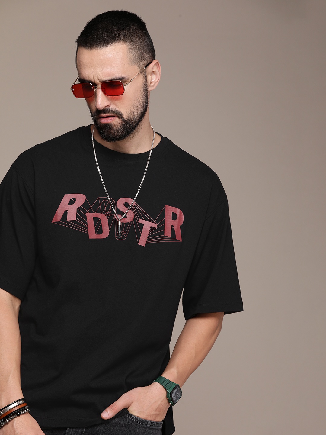 

Roadster Men Typography Printed Drop-Shoulder Sleeves Pure Cotton T-shirt, Black