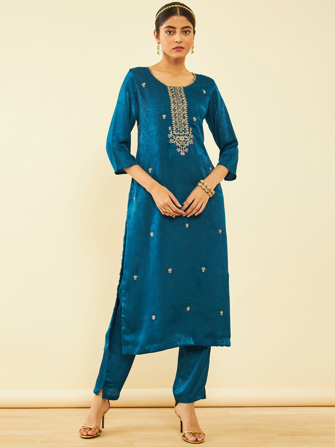 

Soch Blue Floral Embroidered Velvet Straight Kurta & Trousers With Dupatta