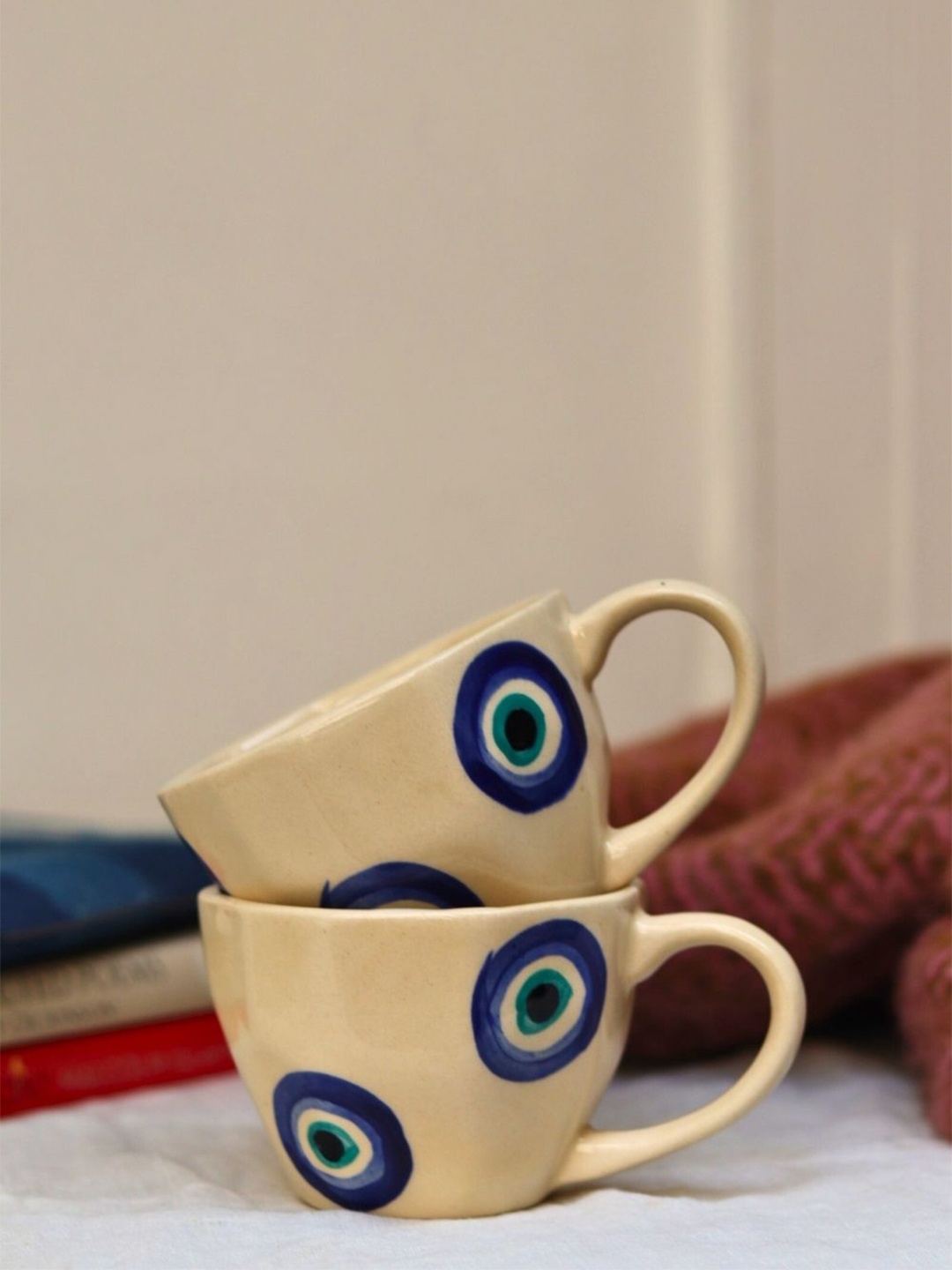 

WEAVING HOMES Blue & Beige 2 Pieces Painted Ceramic Glossy Core Cups