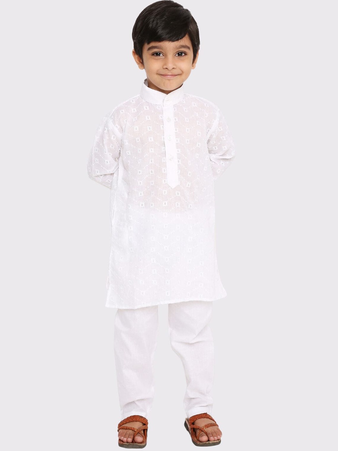 

Maharaja Boys Geometric Embroidered Band Collar Long Sleeve Pure Cotton Kurta With Pyjamas, White