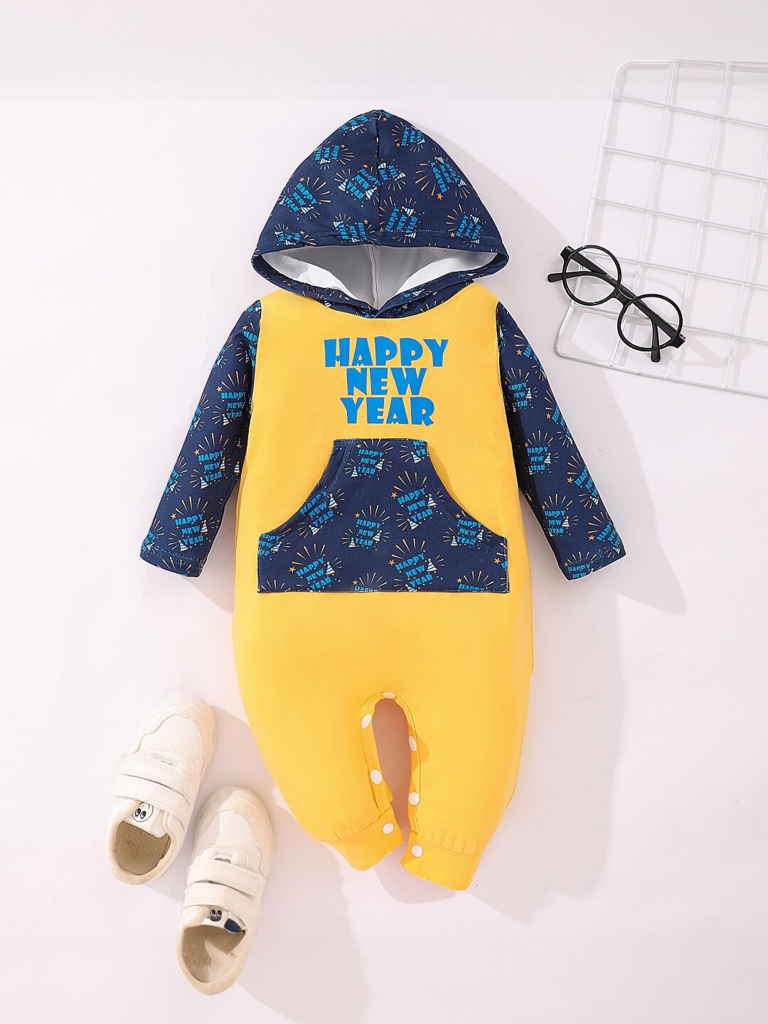 

StyleCast Infant Girls Yellow Printed Hooded Long Sleeves Rompers