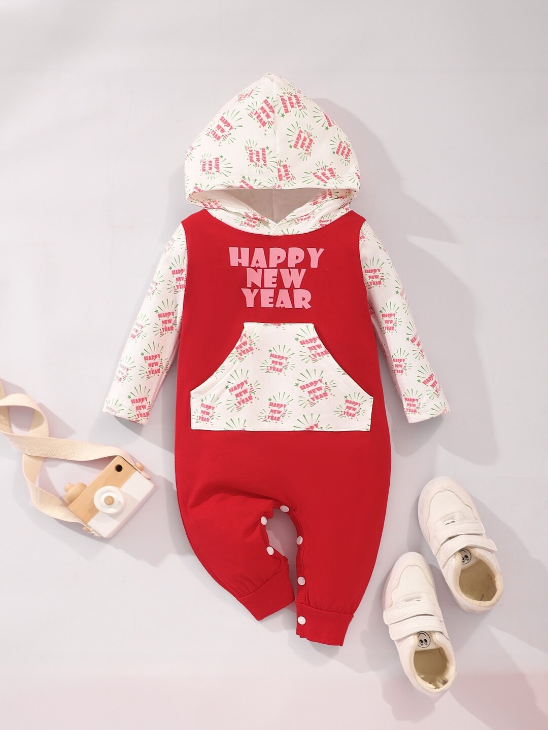 

StyleCast Infant Girls Red Printed Hooded Long Sleeves Rompers