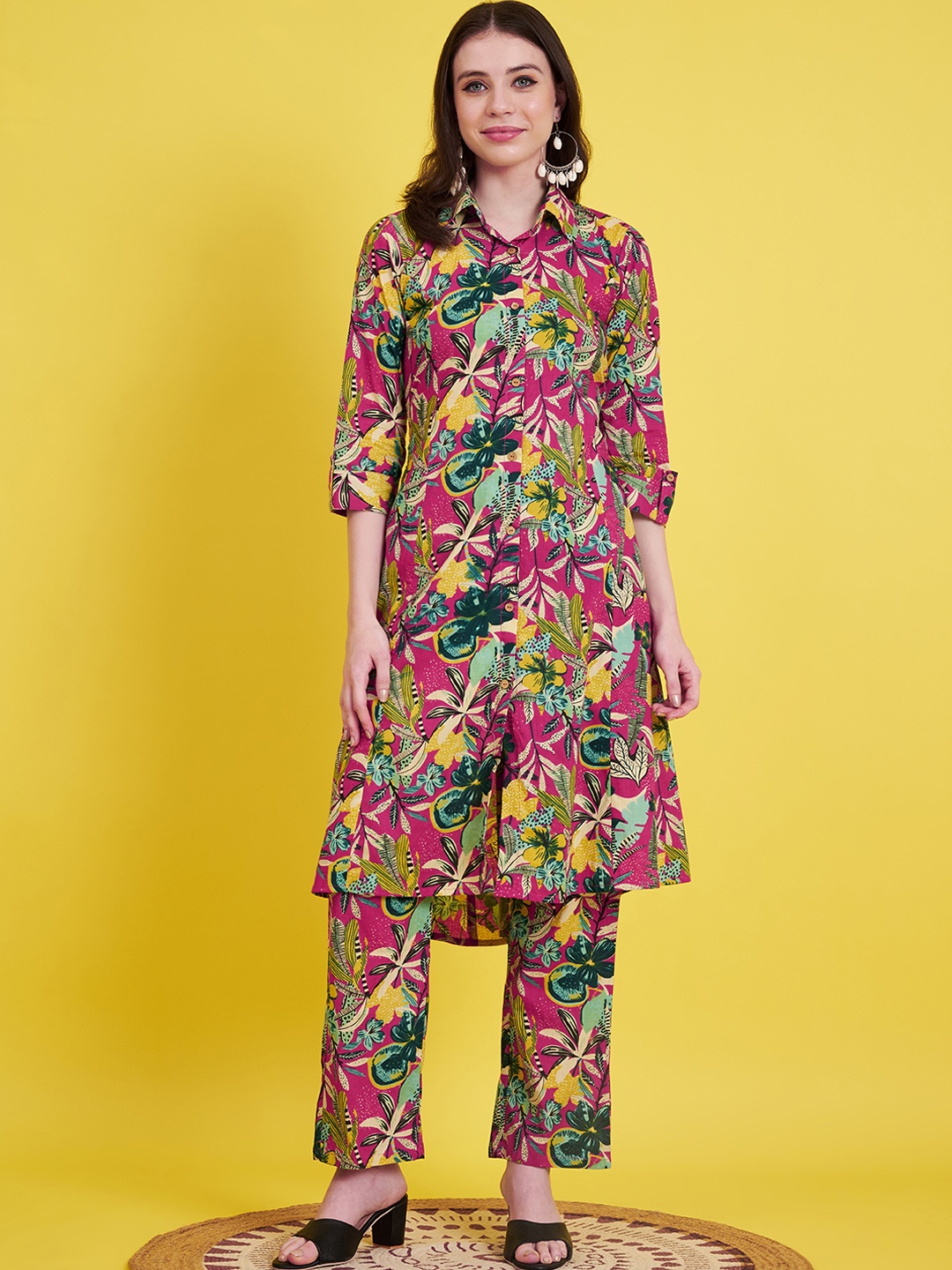 

Vbuyz Floral Printed Shirt Collar Roll-Up Sleeves Cotton A-Line Kurta With Trousers, Pink